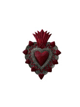 Cargar imagen en el visor de la galería, Corazón tridimensional con ondas, hoja de lata
