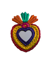 Cargar imagen en el visor de la galería, Corazón chico, espejo modelo 3
