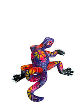 Cargar imagen en el visor de la galería, Iguana mediana
