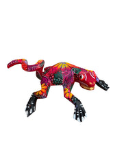 Cargar imagen en el visor de la galería, Iguana mediana
