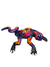Cargar imagen en el visor de la galería, Iguana mediana

