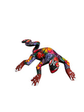 Cargar imagen en el visor de la galería, Iguana mediana
