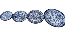 Cargar imagen en el visor de la galería, Plato de talavera en diferentes tamaños
