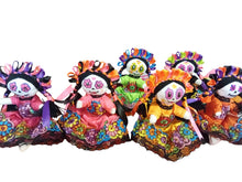 Cargar imagen en el visor de la galería, Muñeca Lele catrina # 1
