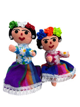 Cargar imagen en el visor de la galería, Muñeca Frida chica
