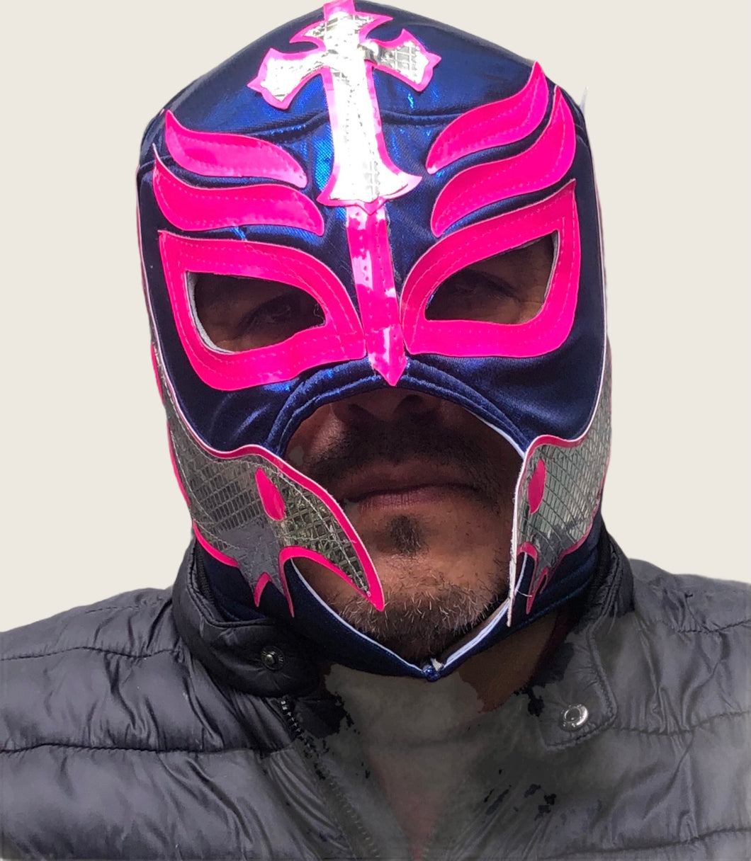Máscara de luchador azul con rosa